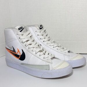 Nike Boys White Sneakers with Orange and Black Swoosh Size 5.5Y
